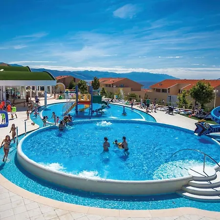 Appartamento Stunning In With Outdoor Swimming Pool, 1 Bedrooms And Swimming Pool