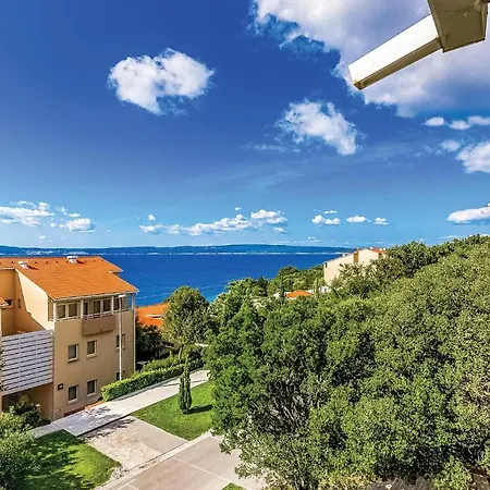 Stunning In With Outdoor Swimming Pool, 1 Bedrooms And Swimming Pool *
