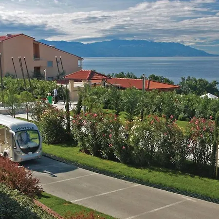 Апартаменты Stunning In With Outdoor Swimming Pool, 1 Bedrooms And Swimming Pool *